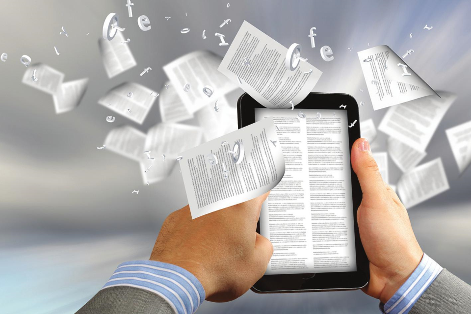 Reading: E-BOOKS VS PAPER BOOKS