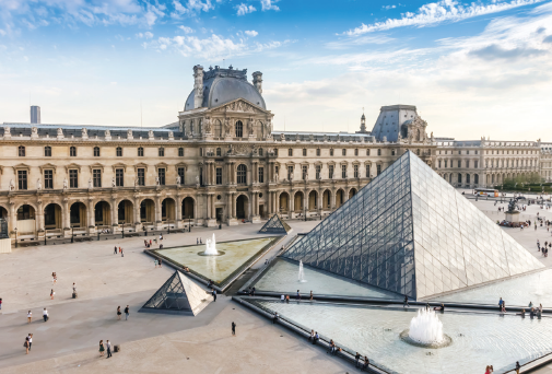 LOUVRE MUSEUM