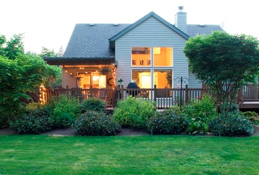 GREEN I-HOUSE
