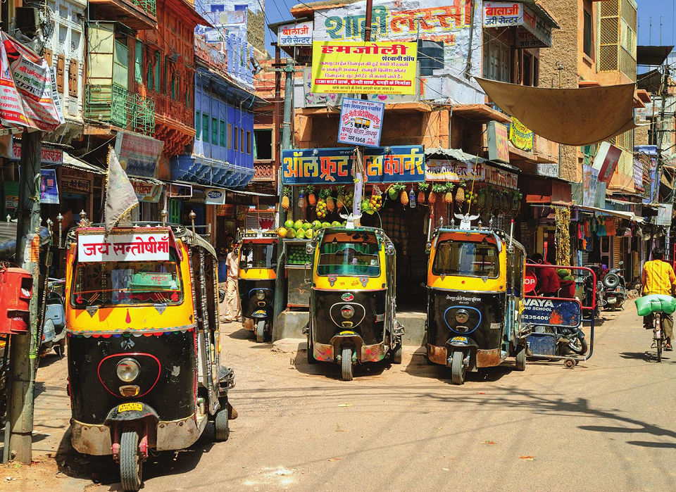 AUTO RICKSHAW RACE IN INDIA