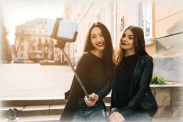 NO MORE SELFIES
